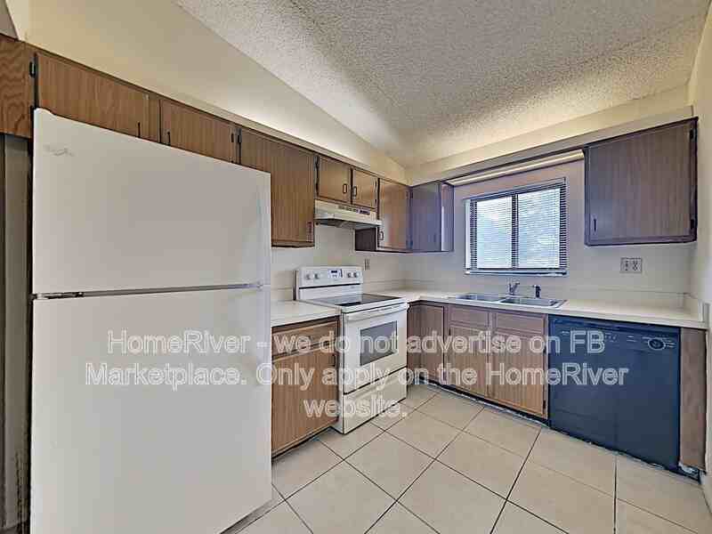 2900 Olivewood Ter - Photo 4 of 14