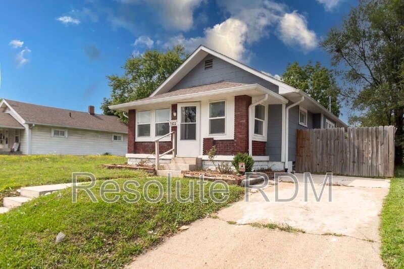 1622 East Raymond Street - Photo 4 of 36