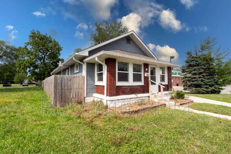 1622 East Raymond Street - Photo 6 of 36