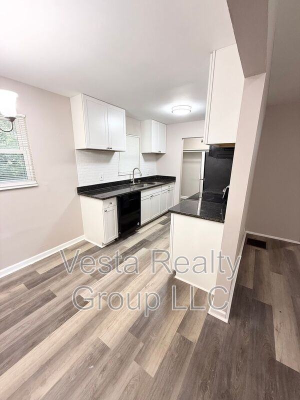 207 Custer Cir - Photo 5 of 15