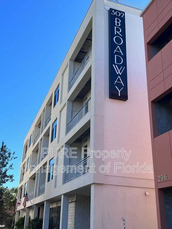 302 Se Broadway St #420 - Photo 2 of 50