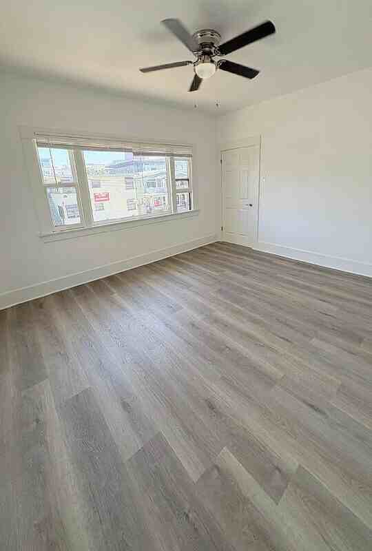 433 W 4th St #1-2 - Photo 5 of 12