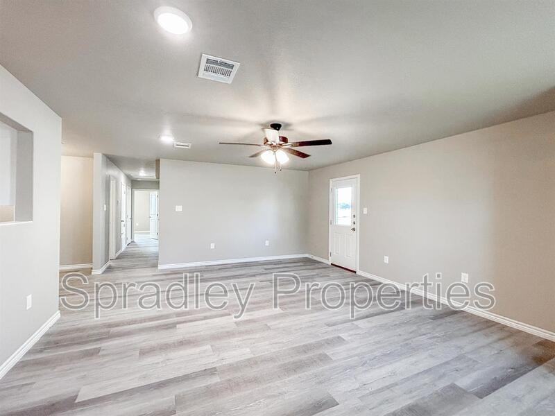 216 Melissa St - Photo 2 of 15