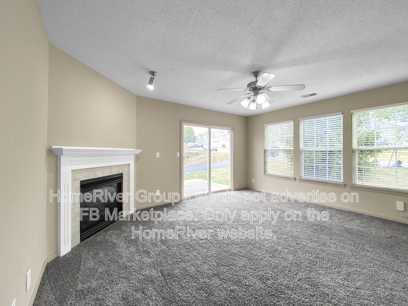 4554 Ne 83rd St - Photo 3 of 22