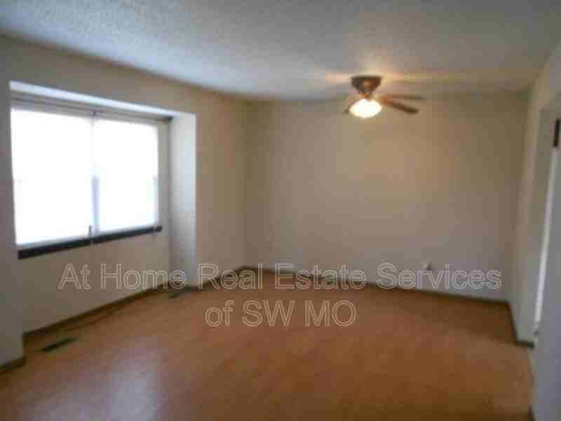 1154 S Oak Park Dr Apt B - Photo 2 of 7