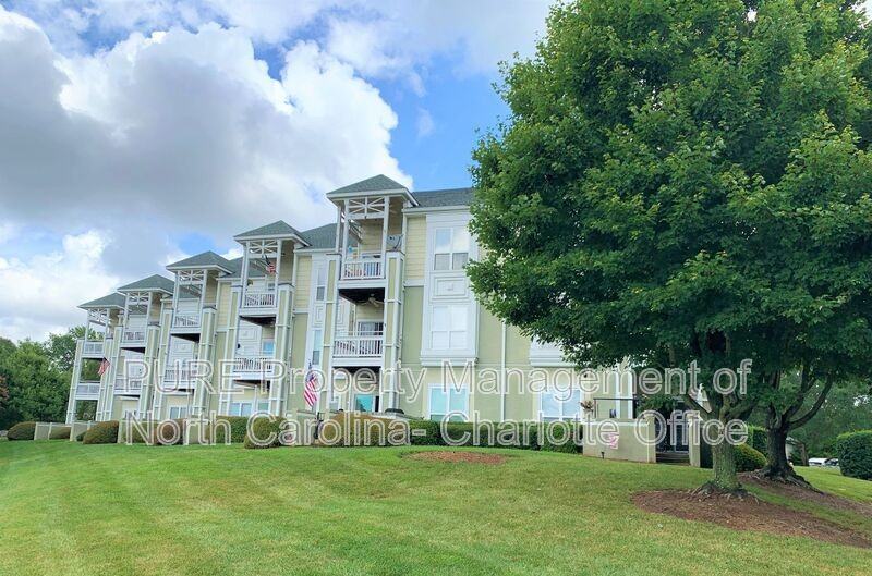 18816 Nautical Dr #10 - Photo 4 of 38