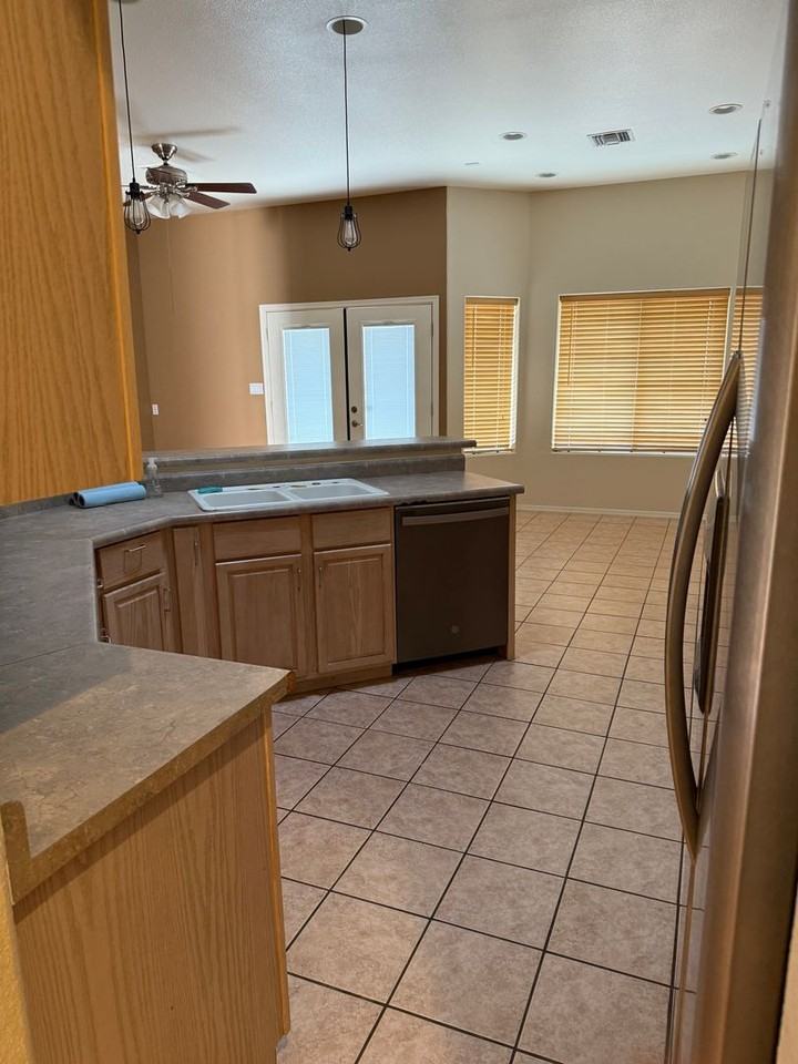 10401 East 36th Place - Photo 7 of 21