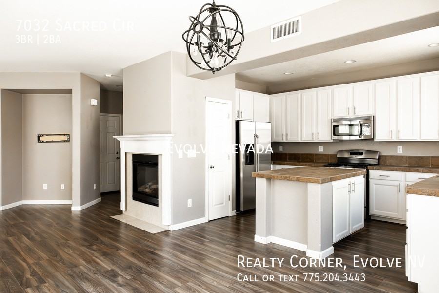 7032 Sacred Cir - Photo 3 of 19