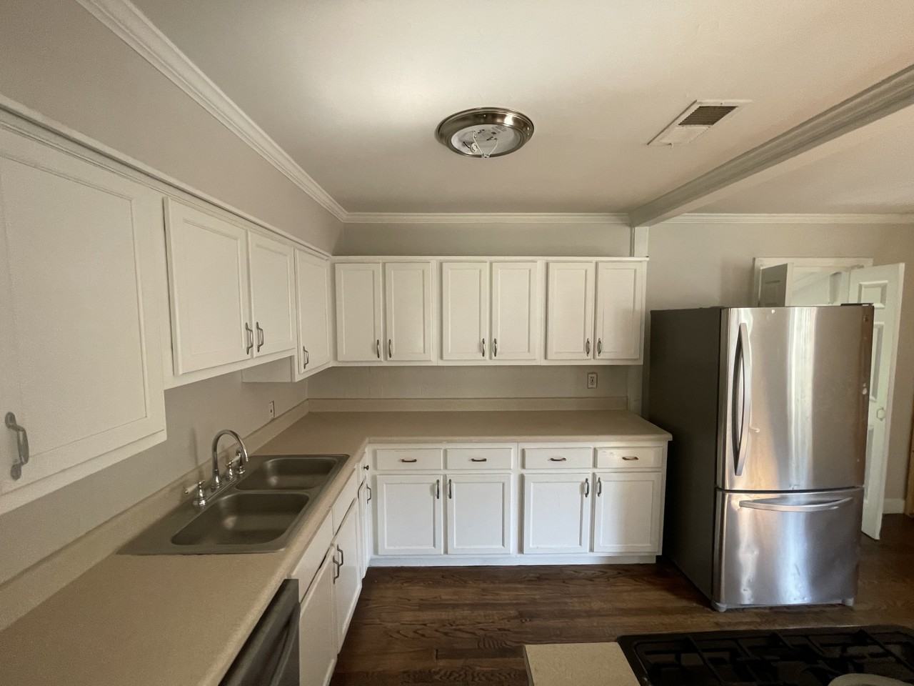 2590 Mcadoo Ave - Photo 2 of 12