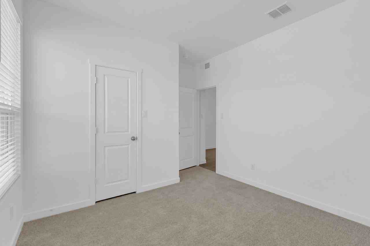 904 Rain Tree Rd - Photo 5 of 34