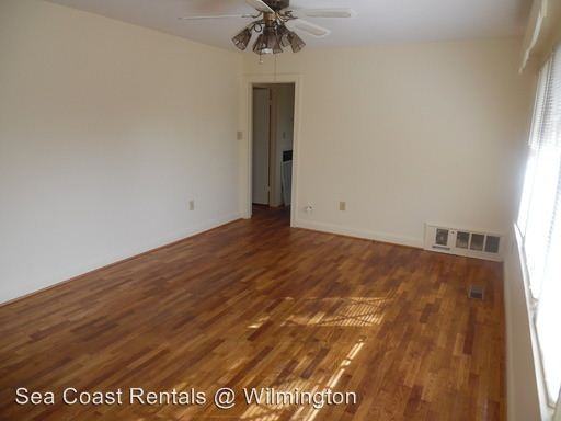 305 Johnston Dr - Photo 2 of 23