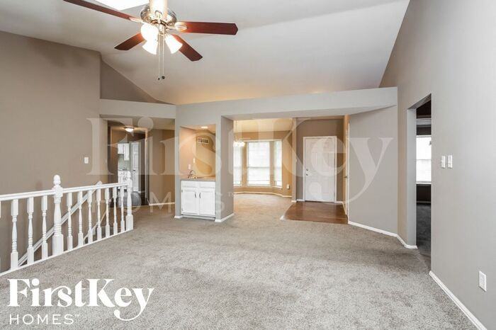 611 Foxtail Dr - Photo 3 of 15