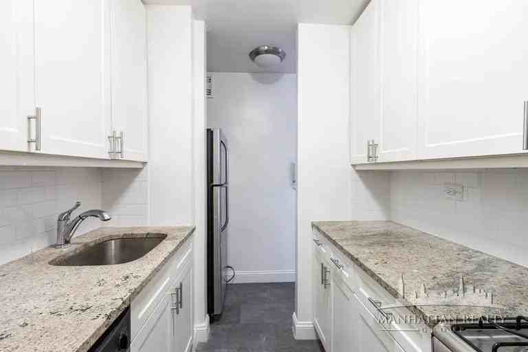 East 34th Street #10L - Photo 4 of 6