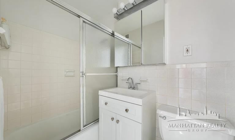 East 34th Street #10L - Photo 5 of 6