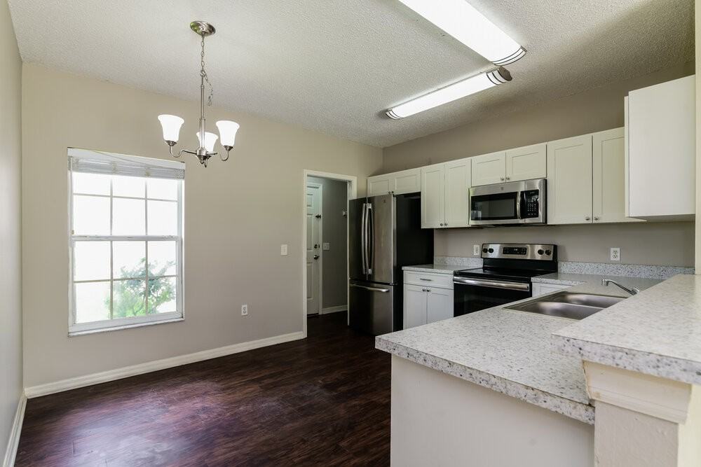 714 Vichy Ln - Photo 6 of 16