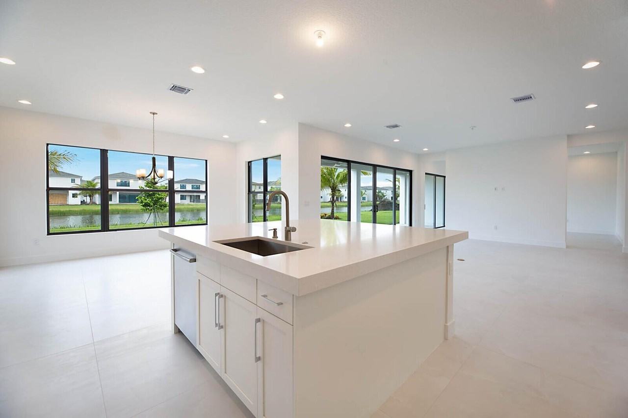 17062 Watersprite Lakes Rd - Photo 7 of 42