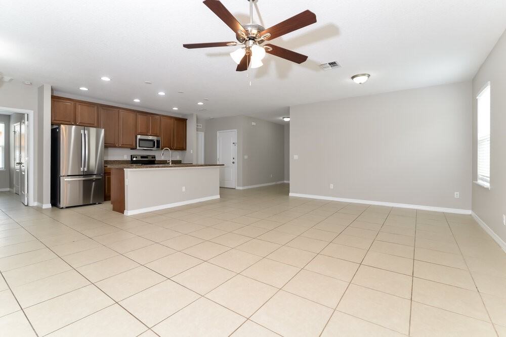 1550 Sterns Dr - Photo 5 of 16