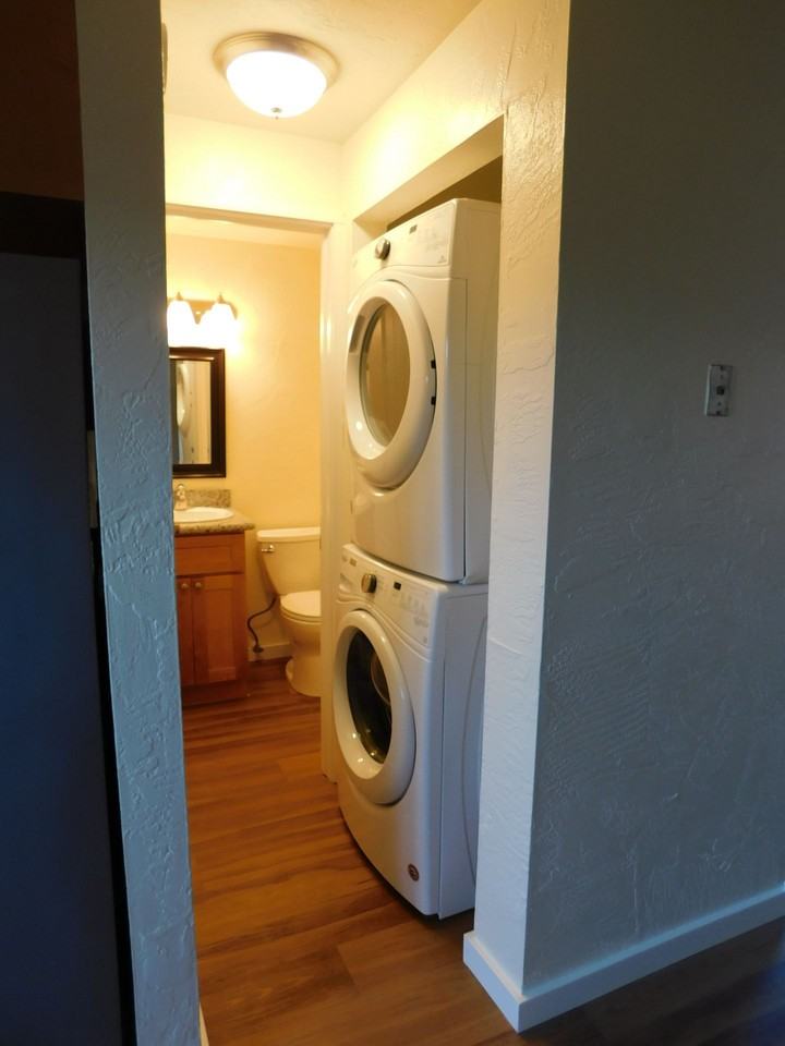 Lakeside Manor Townhomes - Photo 7 of 23