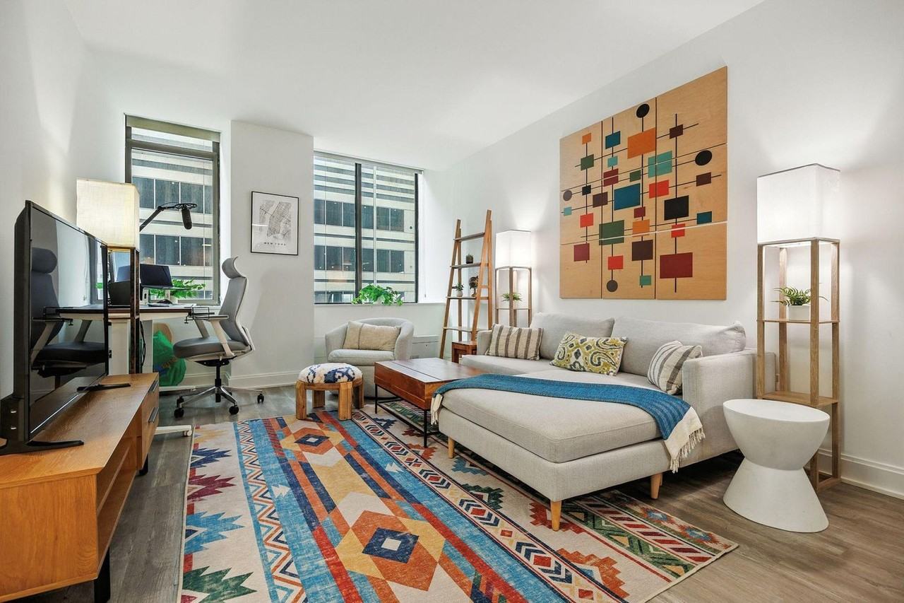 10 Hanover Square - Photo 3 of 36