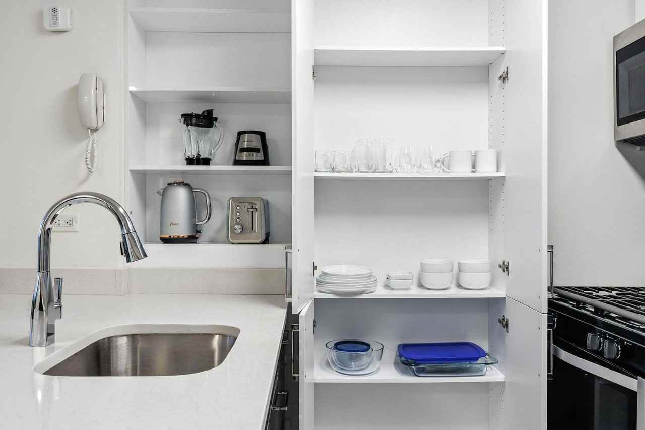 10 Hanover Square - Photo 4 of 36