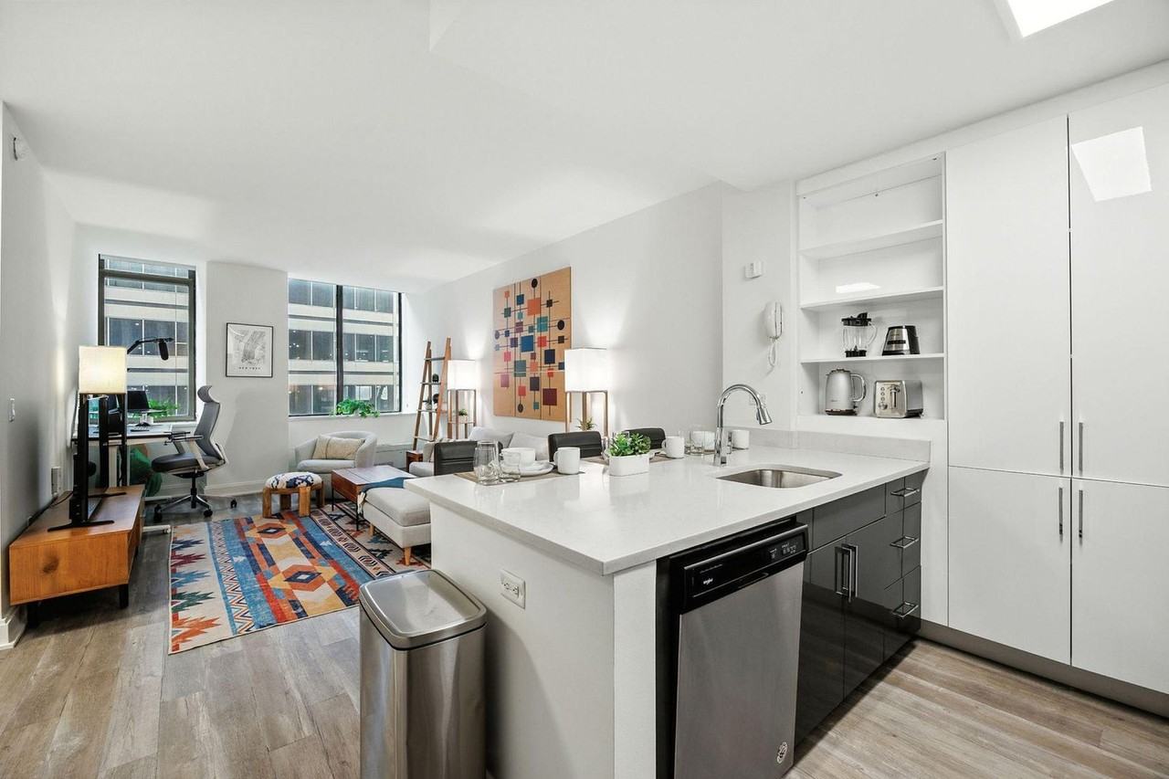 10 Hanover Square - Photo 5 of 36