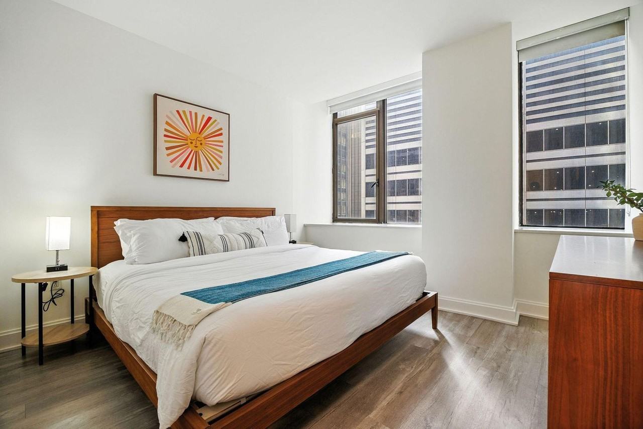 10 Hanover Square - Photo 6 of 36