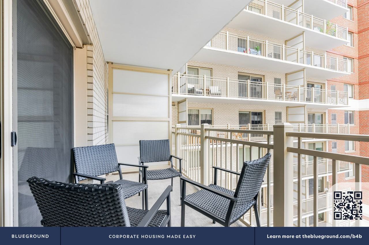 4001 9th Street North - Photo 6 of 47