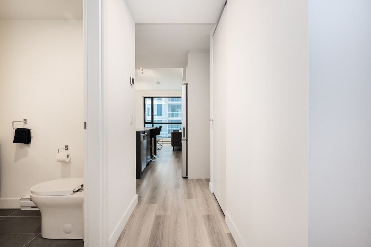 4171 Rue de la Montagne - Photo 4 of 41