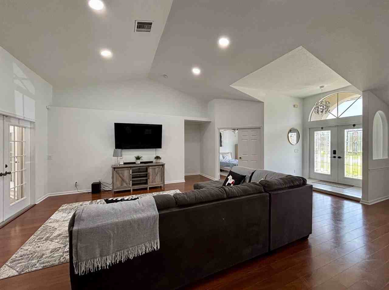 13885 Sheffield St #1290317P - Photo 5 of 33