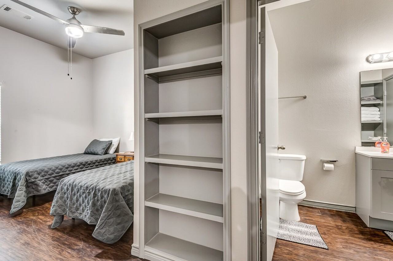 136 W Elm Ave #1295599P - Photo 7 of 17