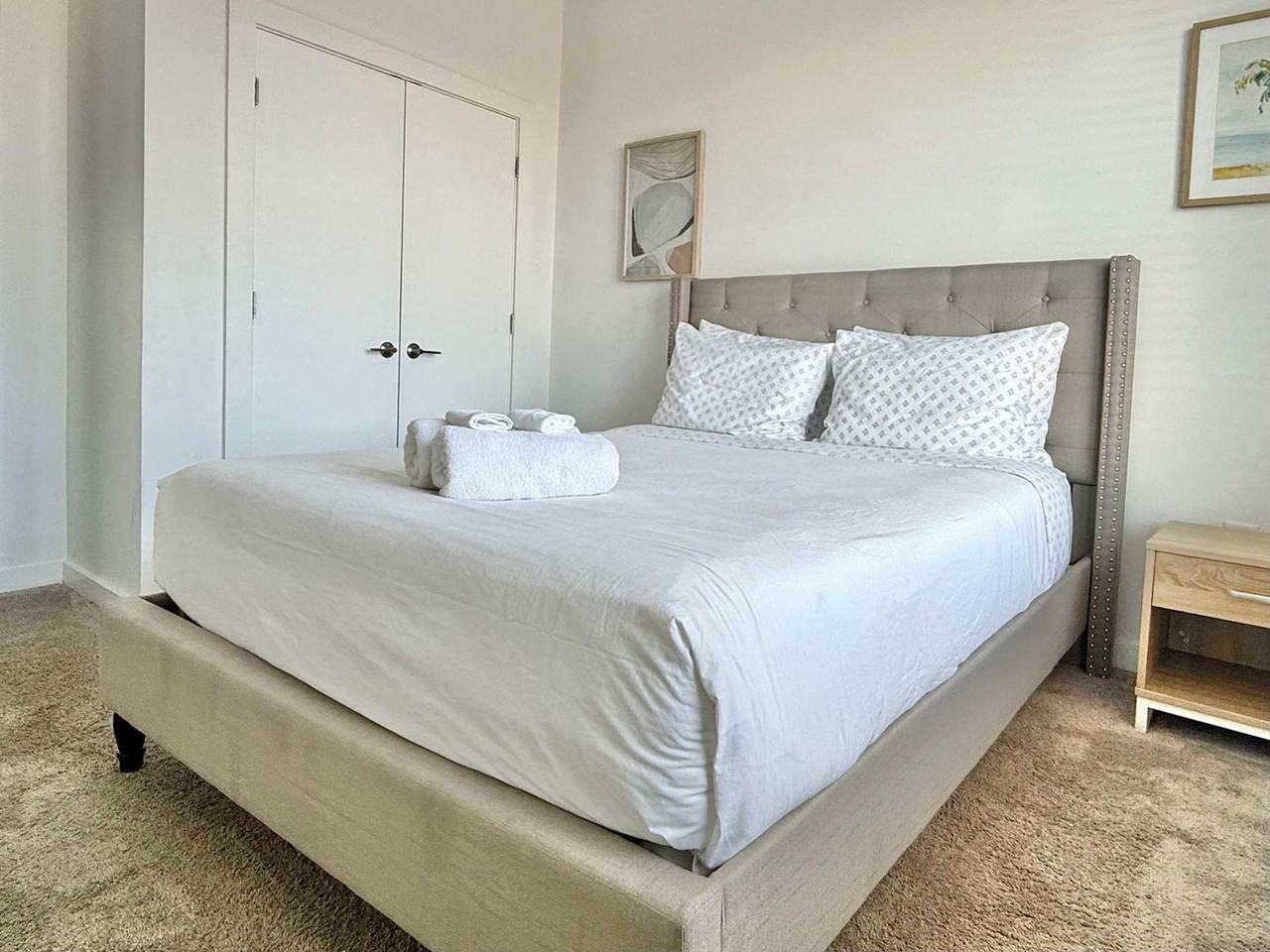 542 Boulevard Northeast - Photo 3 of 52