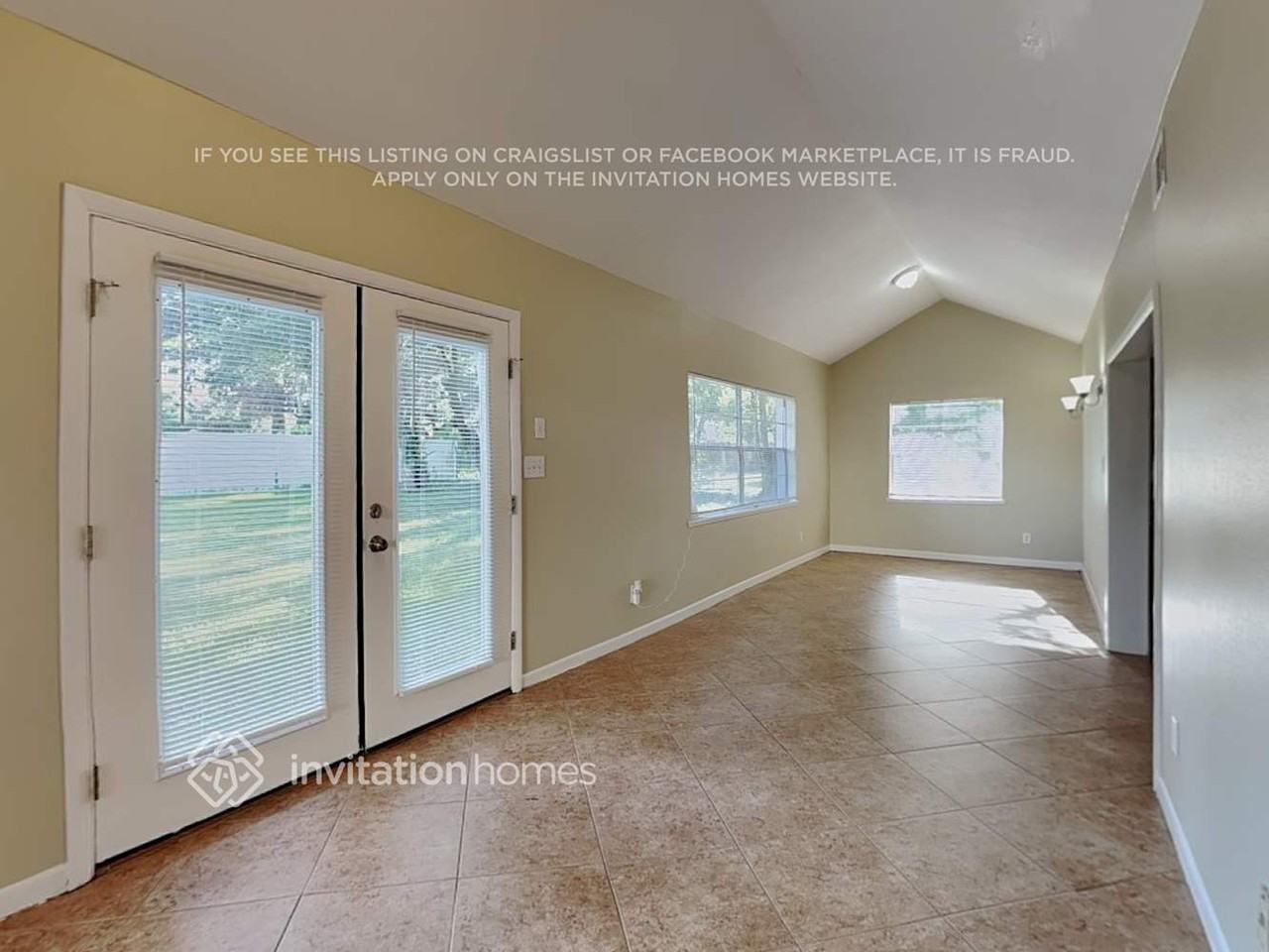 2310 Sunderland Rd - Photo 4 of 17