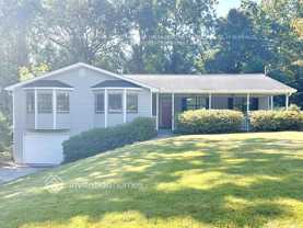 2811 Dunwood Ln - Photo 1 of 1