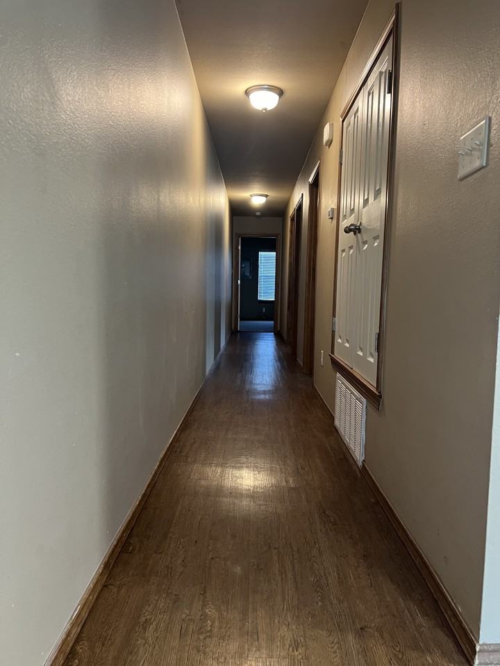 404 Se Front St - Photo 2 of 11