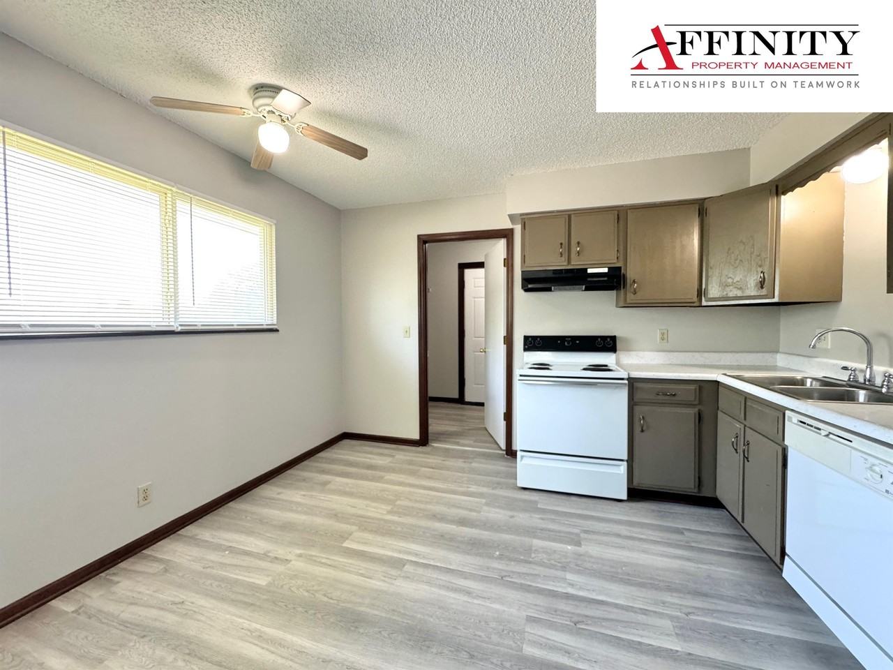 11423-11429 Eaststreet #11429 - Photo 4 of 15