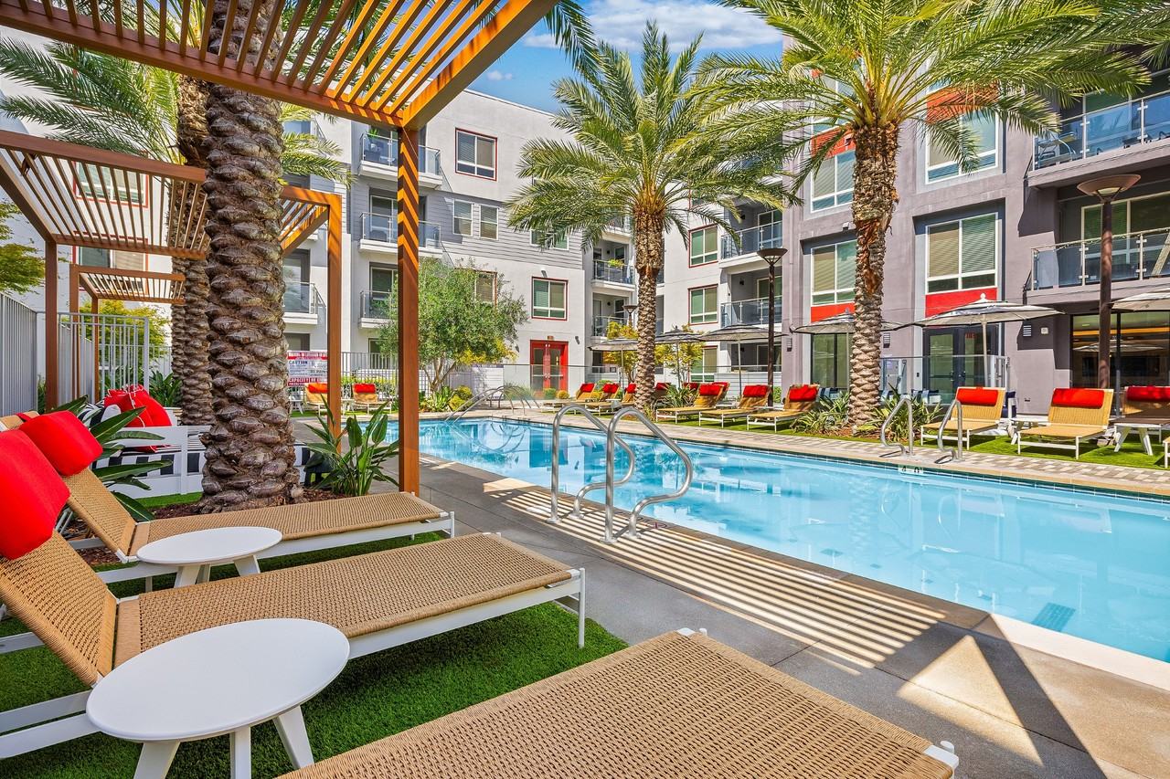 Duo Apartments - Photo 5 of 50