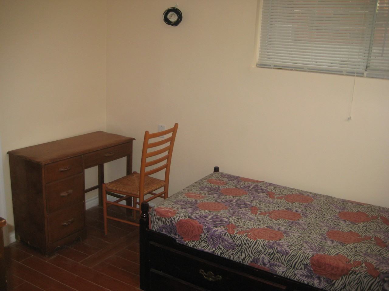 Dufferin St & Eglinton Ave W - Photo 6 of 7