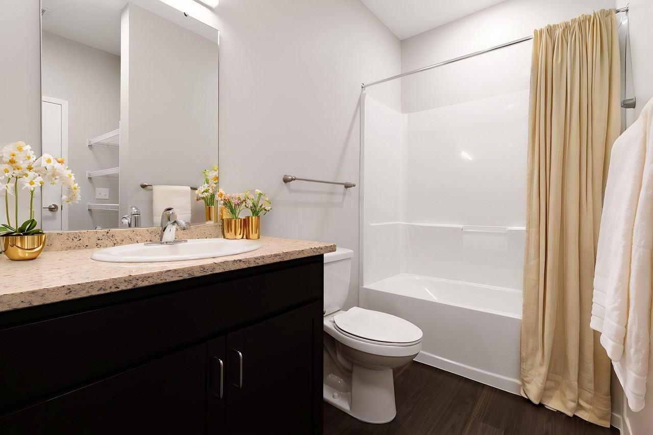 Tigris Tower - Photo 3 of 26