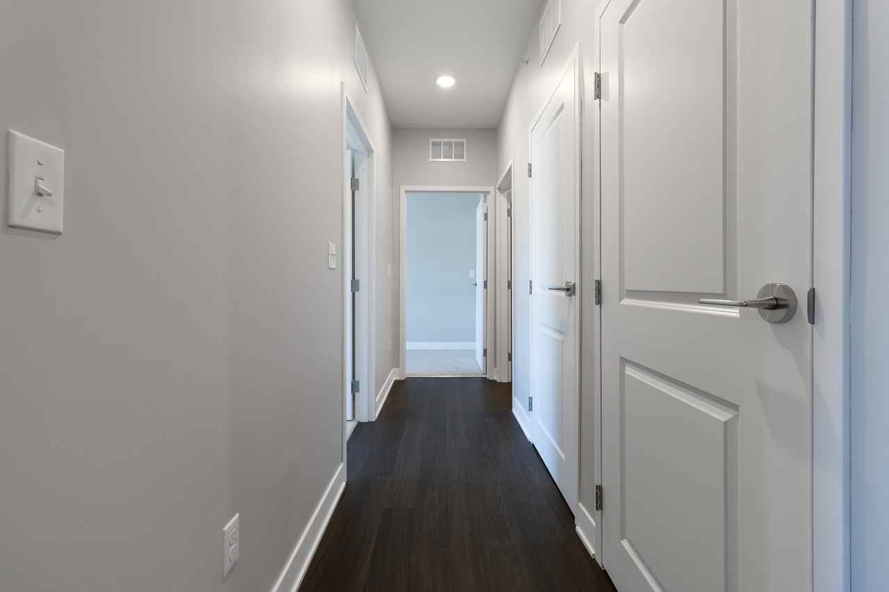 Tigris Tower - Photo 6 of 26