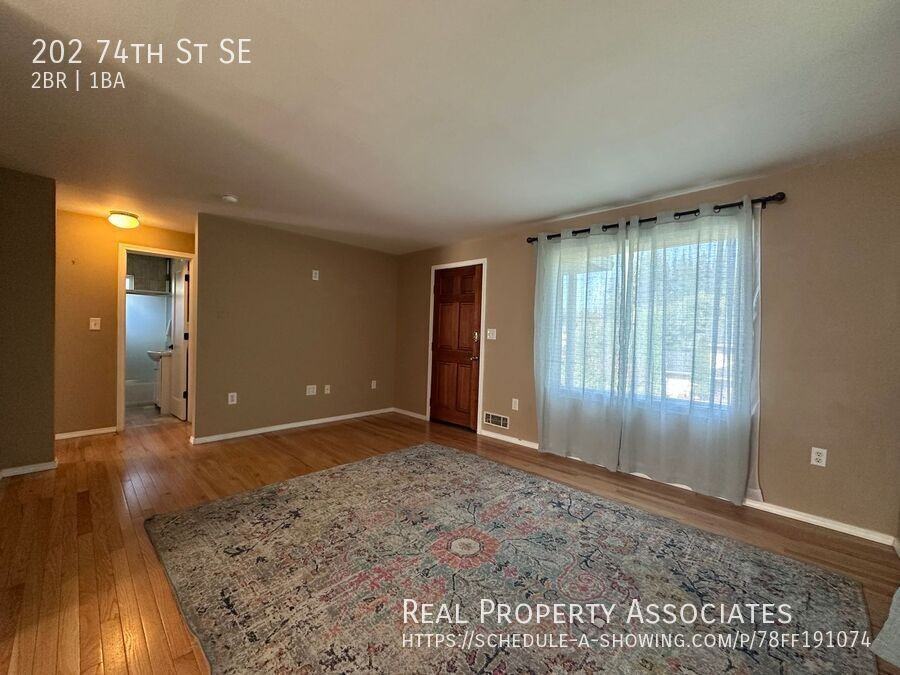 202 74th St Se - Photo 3 of 15