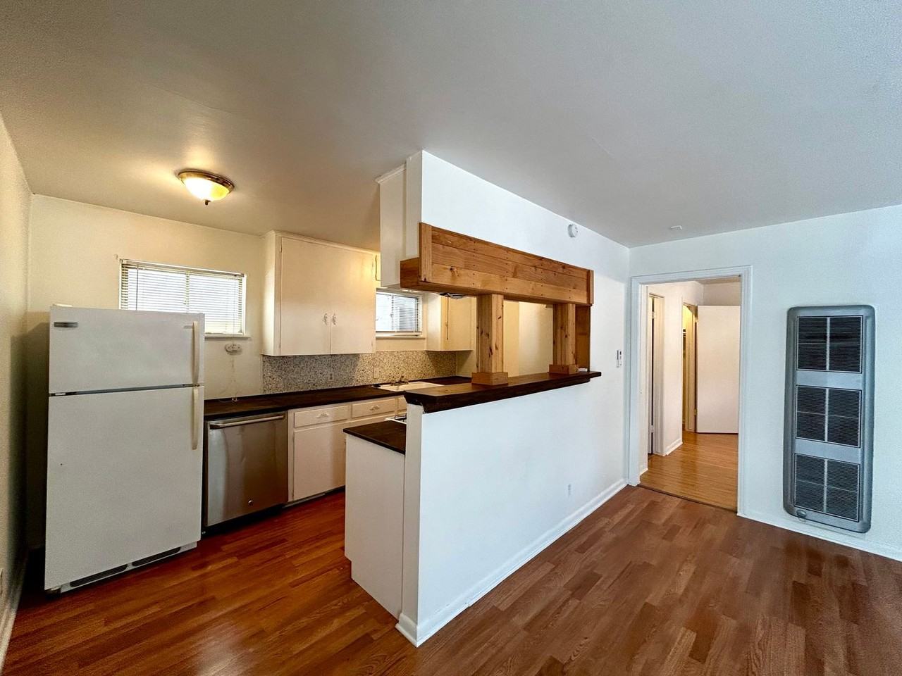 3304 Tom Green St - Photo 7 of 17