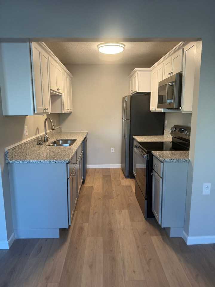 Candlewood Apartment Homes - Photo 3 of 21