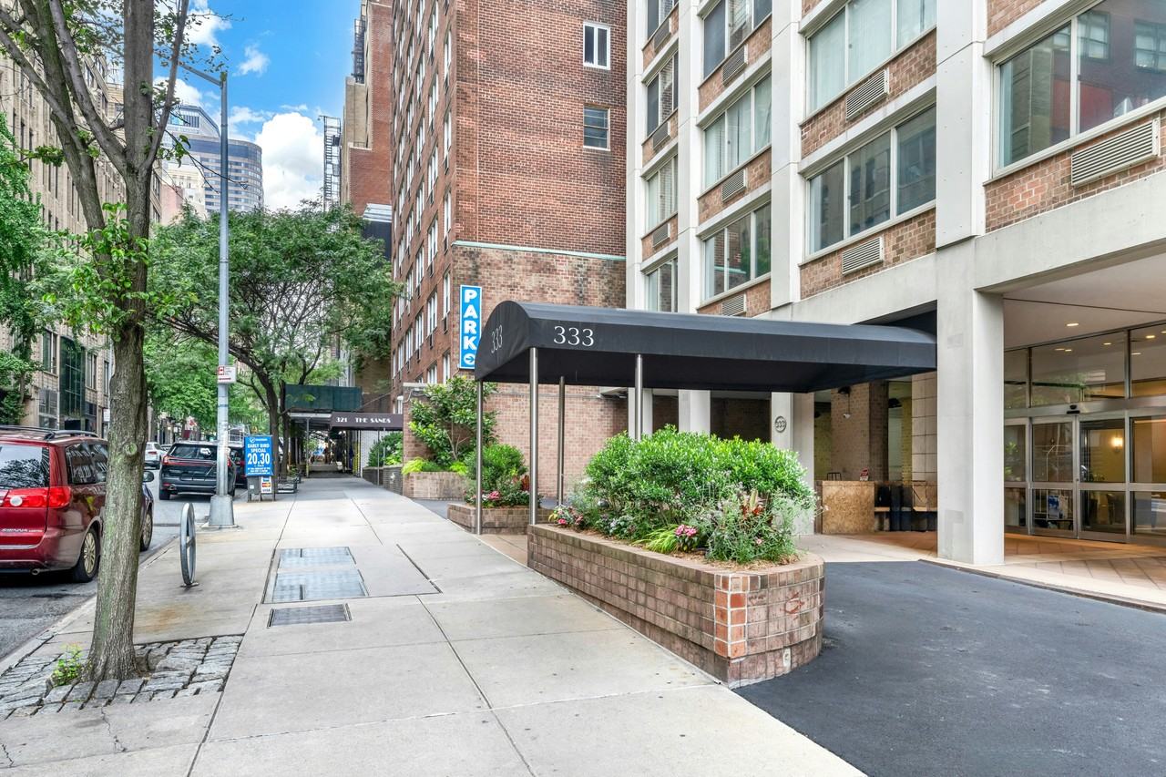 333 E 45th St #9B