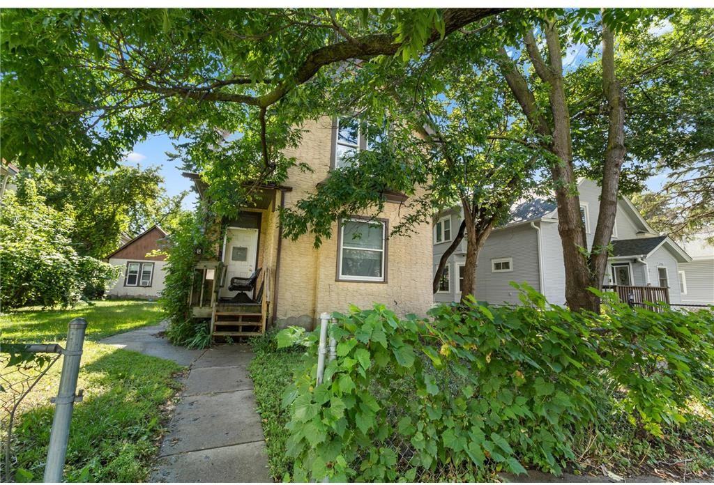 294 Thomas Ave #2 - Photo 3 of 15