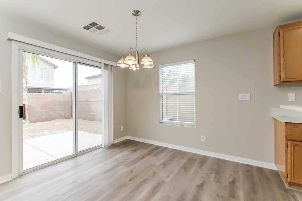 660 Desert Passage St - Photo 7 of 17