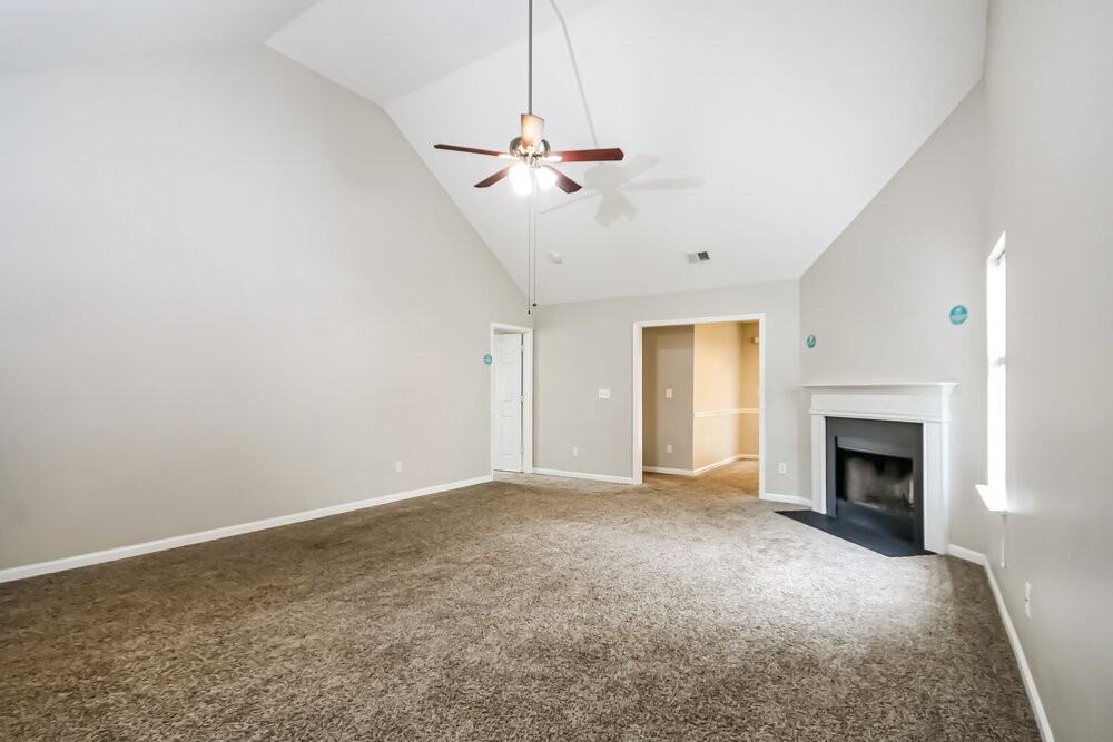 5712 Falls Ridge Ln - Photo 4 of 17