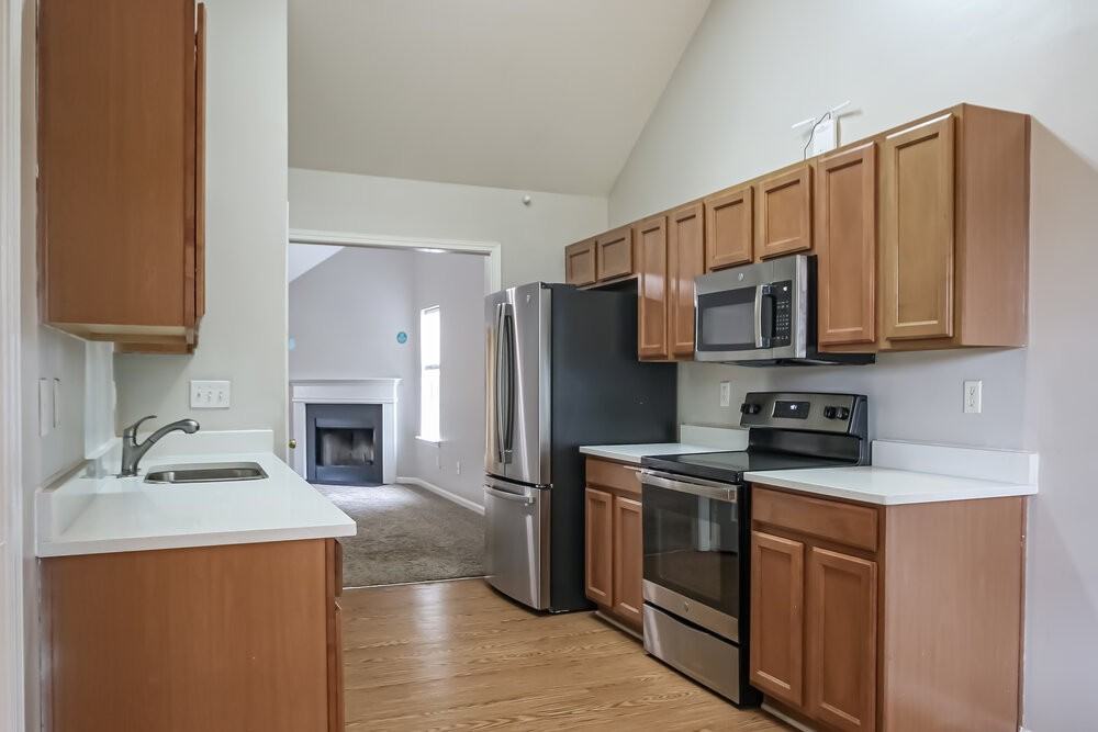 5712 Falls Ridge Ln - Photo 7 of 17