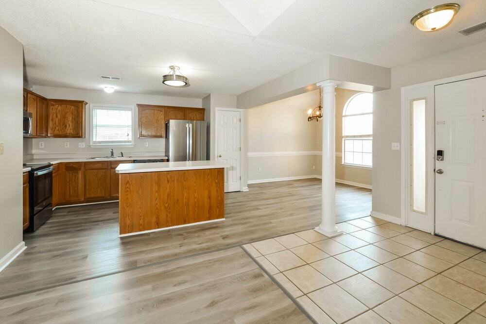 10279 Green Moss Dr S - Photo 6 of 17