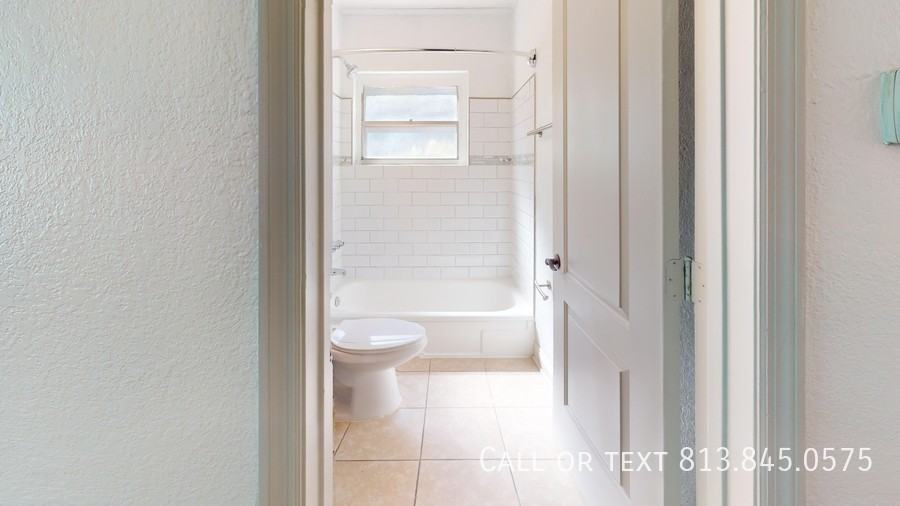 1411 S Lorenzo Ave #1 - Photo 6 of 9