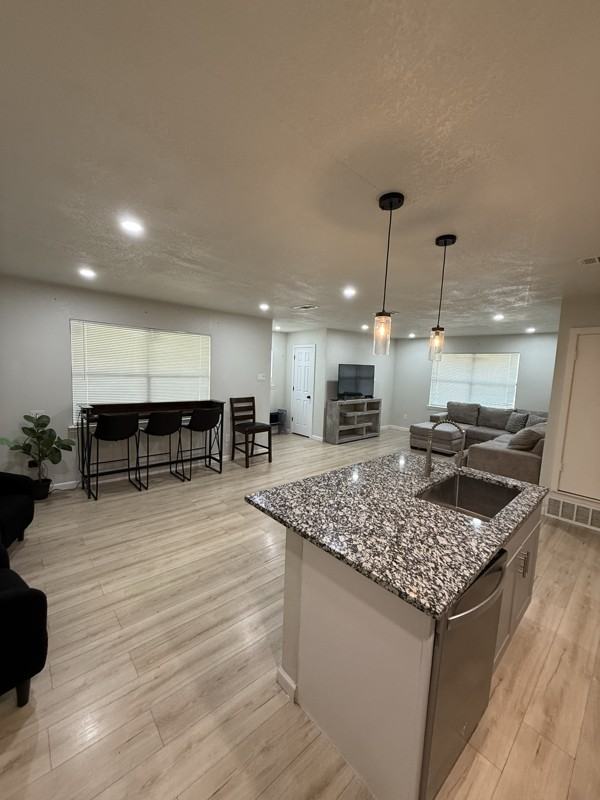 1626 Solitude Dr - Photo 3 of 12